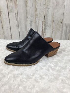 Universal Thread Tara Black Mules Size 7